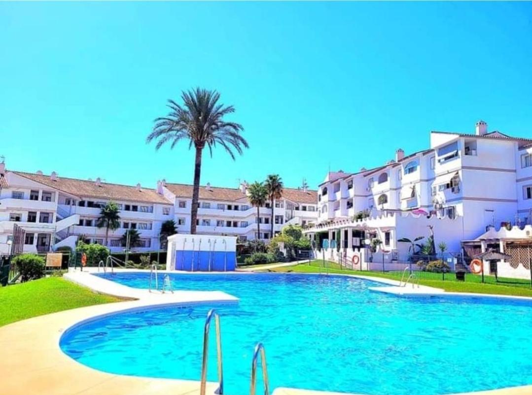 Apartamento En Mijas Con Terraza, Capacidad Para 5 Personas Con Piscina De Temporada Málaga Exterior foto